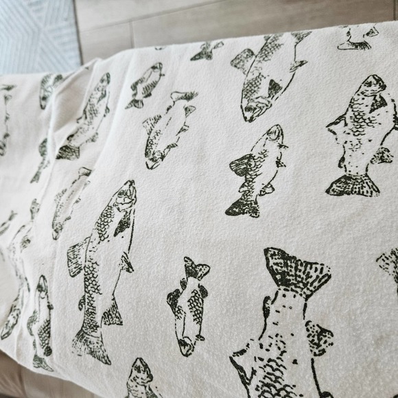 Eddie Bauer Queen Flannel Blanket - Picture 4 of 4